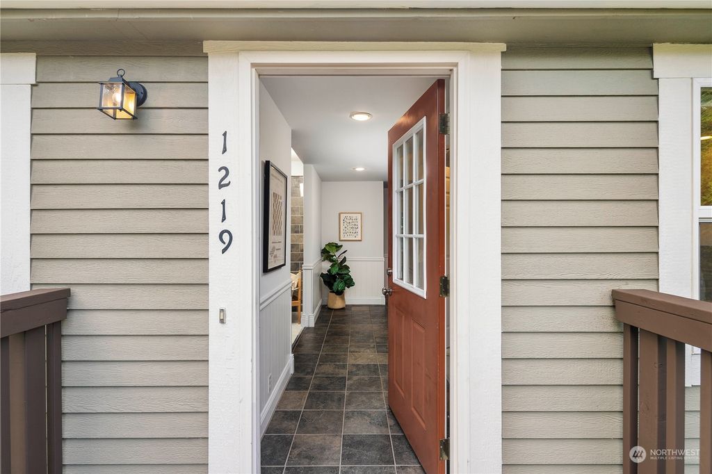 Photo of 1219 NE 155th Street, Shoreline, WA 98155 (MLS # 2153370)