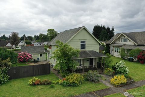 Photo of 612 W Cherry Street, Centralia, WA 98531 (MLS # 2518557)