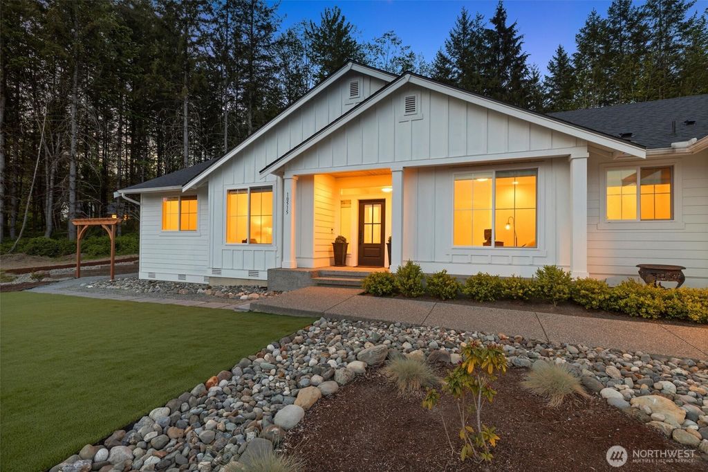 Photo of 10515 146th Avenue NE, Lake Stevens, WA 98258 (MLS # 2371495)