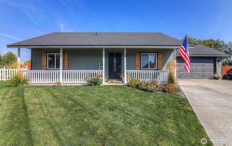 Photo of 500 S Perry Court, Kennewick, WA 99336 (MLS # 2580793)