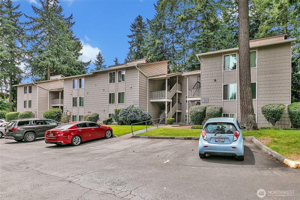 Photo of 33021 18th Place S #E107, Federal Way, WA 98003 (MLS # 2410165)