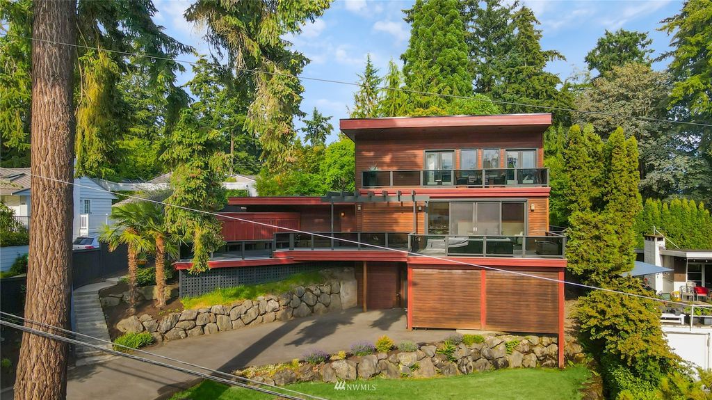 Photo of 3632 73rd Avenue SE, Mercer Island, WA 98040 (MLS # 1956513)