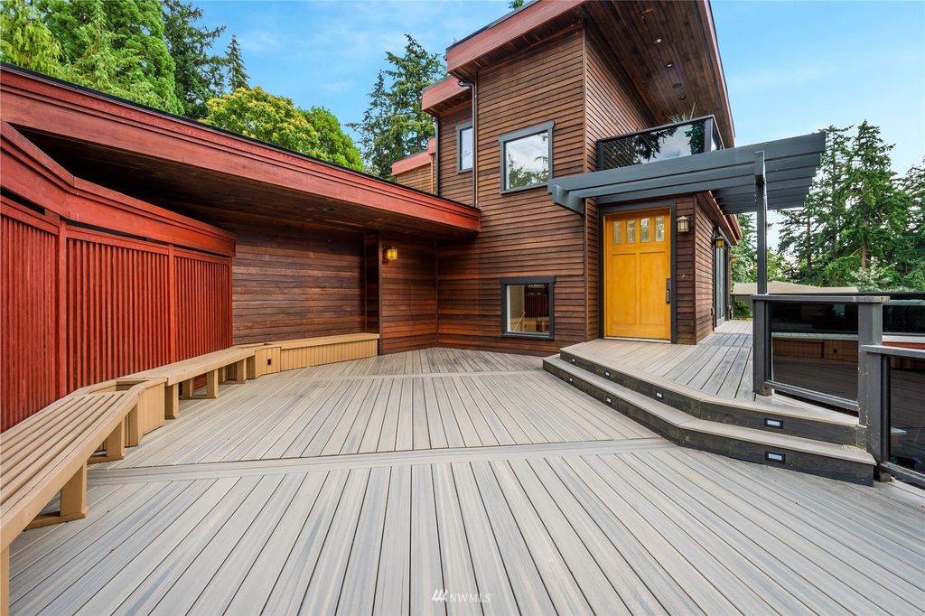 Photo of 3632 73rd Avenue SE, Mercer Island, WA 98040 (MLS # 1956513)