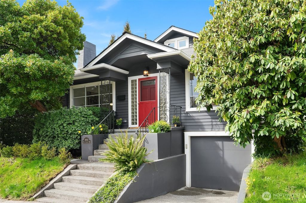 Photo of 6903 15th Avenue NE, Seattle, WA 98115 (MLS # 2348560)