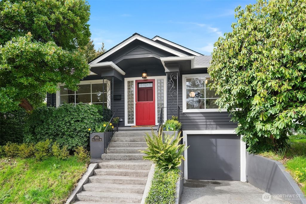 Photo of 6903 15th Avenue NE, Seattle, WA 98115 (MLS # 2348560)