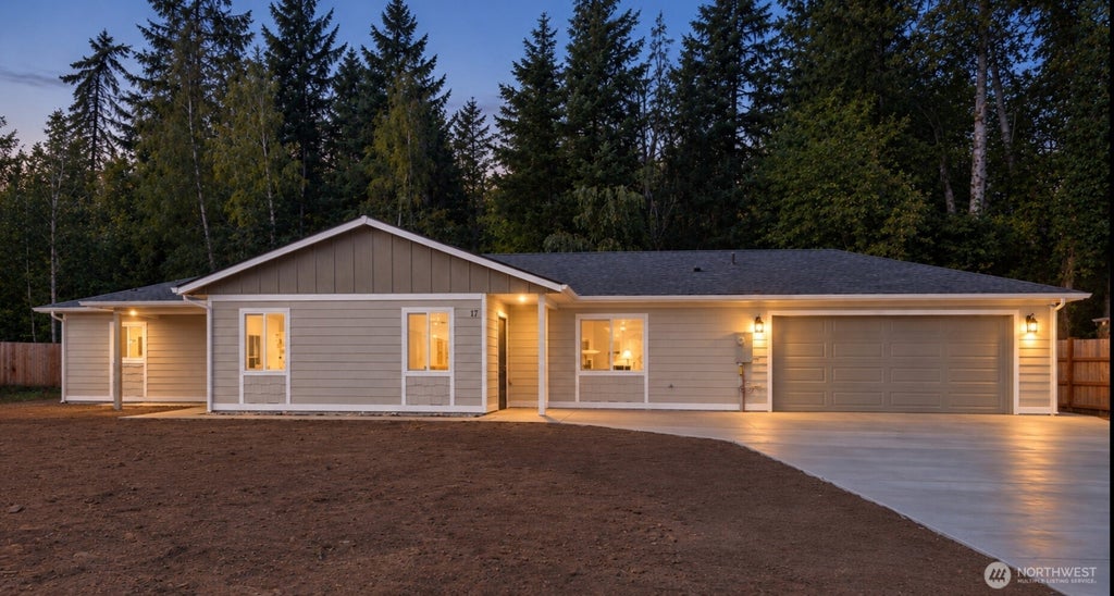 Photo of 17 Pebble Creek Court, Elma, WA 98541 (MLS # 2582744)