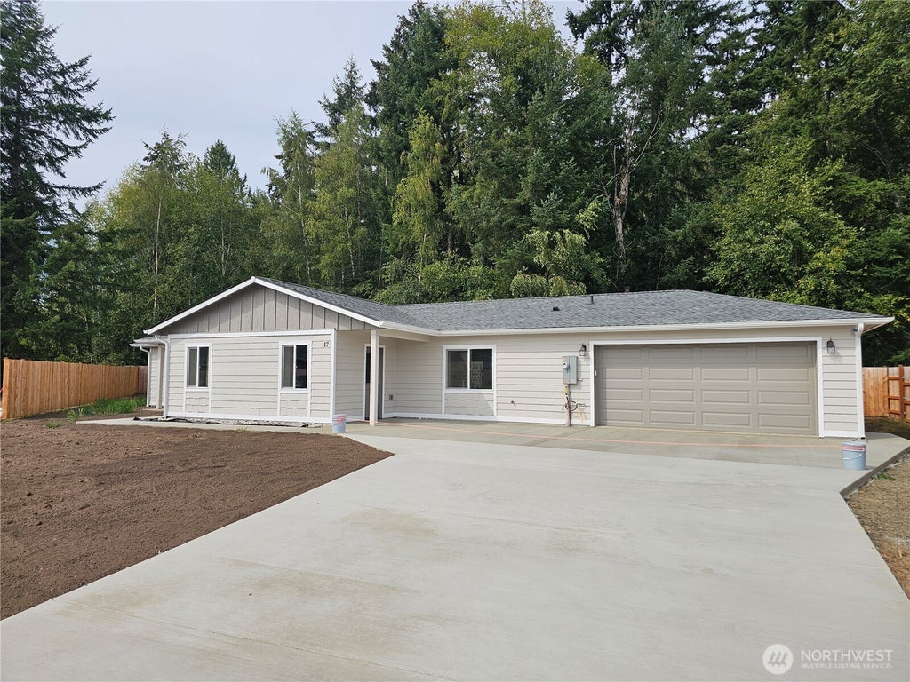 Photo of 17 Pebble Creek Court, Elma, WA 98541 (MLS # 2582744)