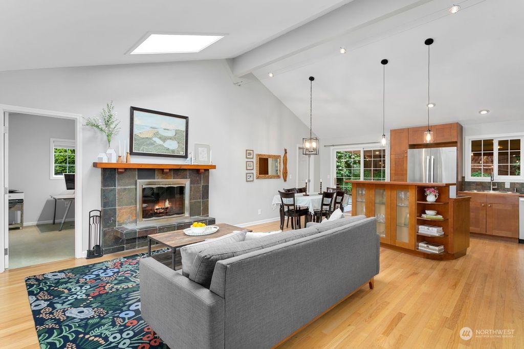 Photo of 6229 NE 196th Street, Kenmore, WA 98028 (MLS # 2035563)