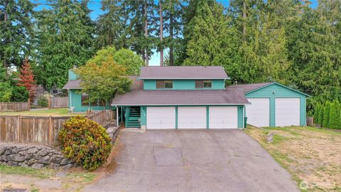 Photo of 4726 PICNIC POINT RD Rd, Edmonds, WA 98026 (MLS # 2436564)