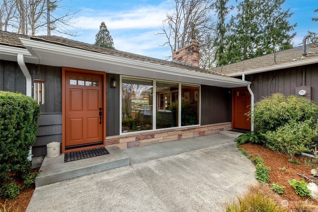 Photo of 19450 Marine View Drive SW, Normandy Park, WA 98166 (MLS # 2049295)