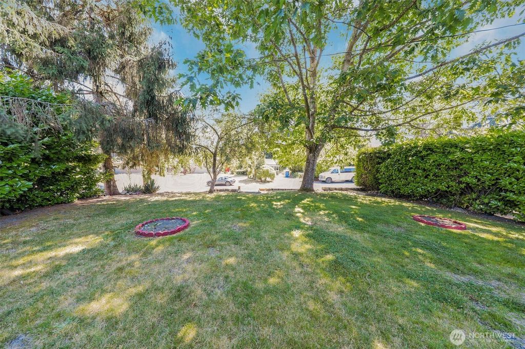 Photo of 6633 193rd Street SW, Lynnwood, WA 98036 (MLS # 2409222)