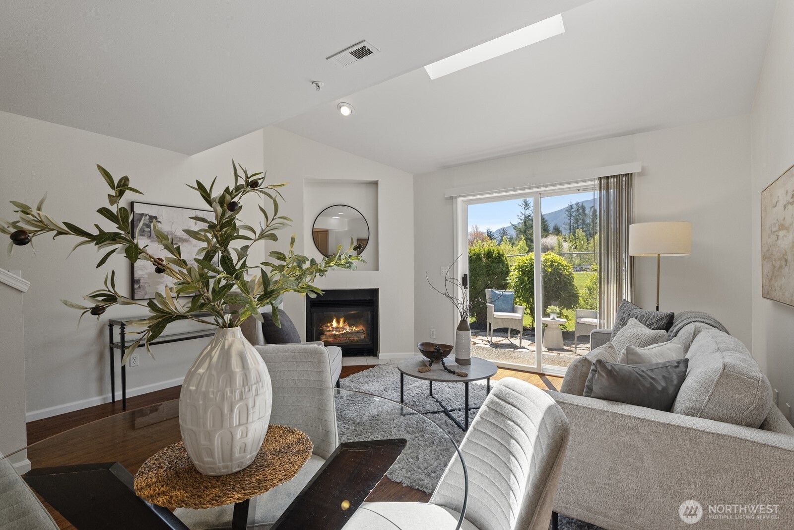 321 SE Orchard Drive 16