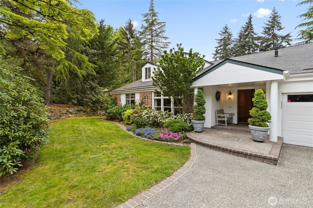 Photo of 6771 81st Avenue SE, Mercer Island, WA 98040 (MLS # 2517053)