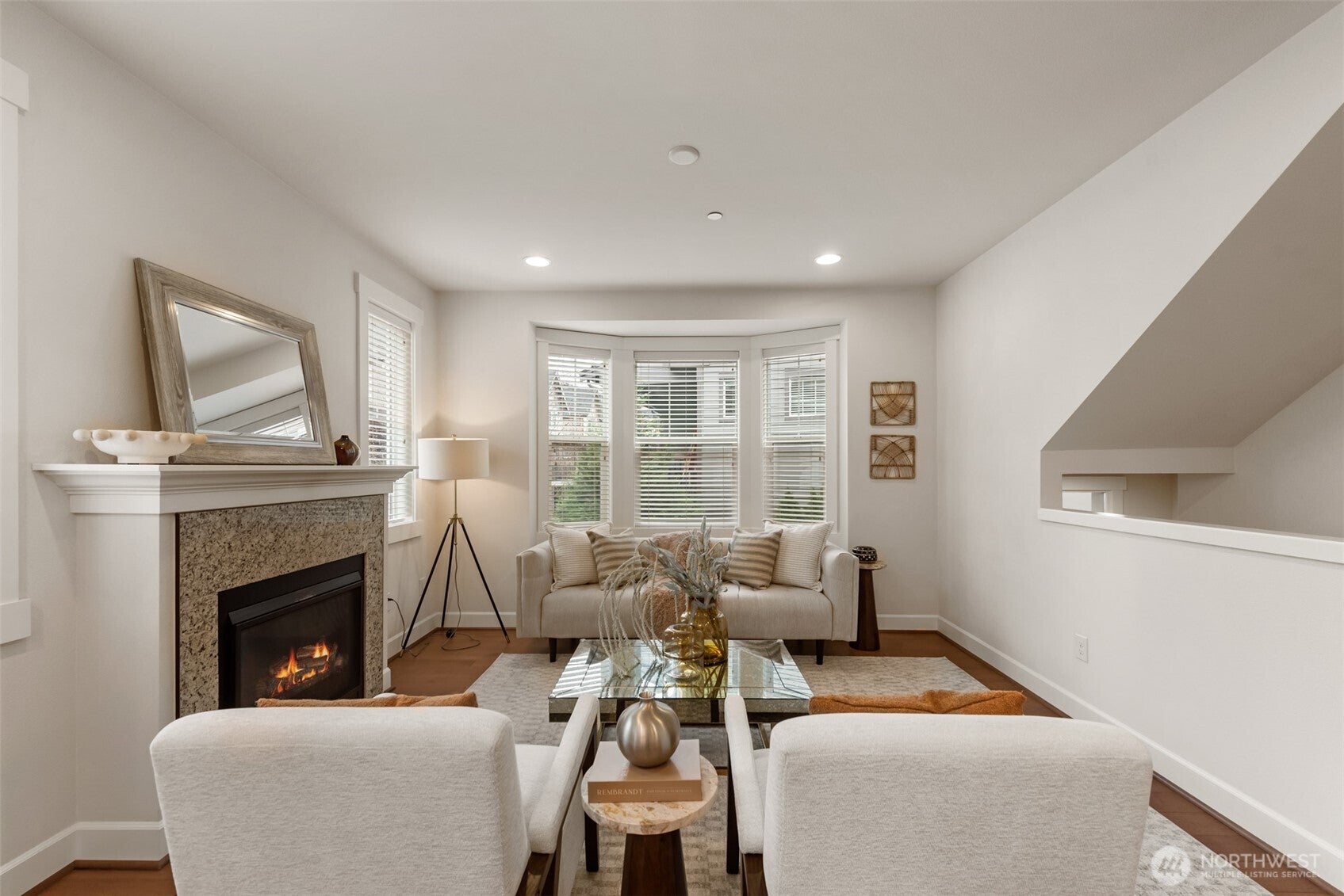 1321 Greenwich Walk NE