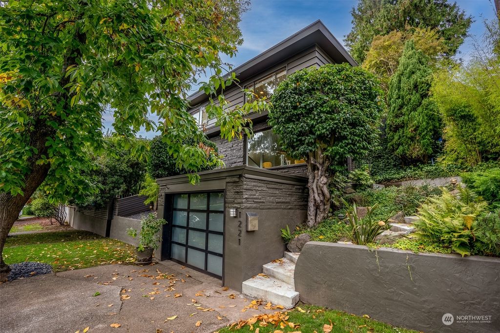 Photo of 1221 Bigelow Avenue N, Seattle, WA 98109 (MLS # 2170781)