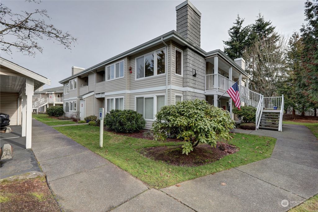 Photo of 11130 SE 208th Street #D203, Kent, WA 98031 (MLS # 2031551)