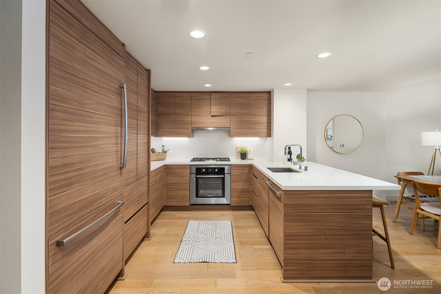 588 Bell Street 703S