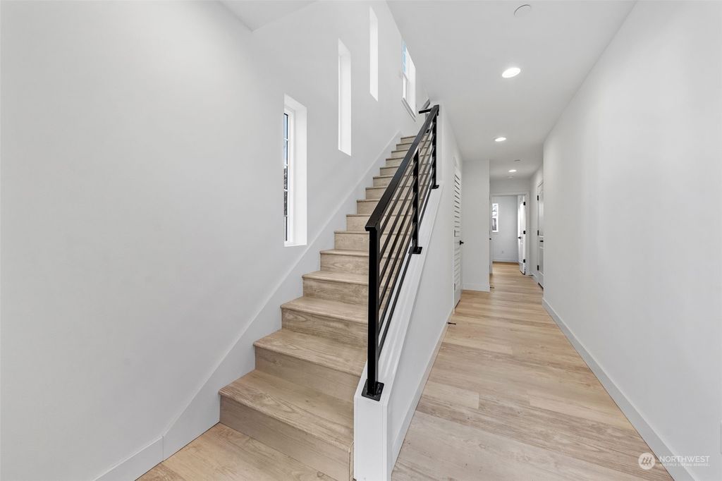 Photo of 14730 40th Avenue W, Lynnwood, WA 98087 (MLS # 2186927)