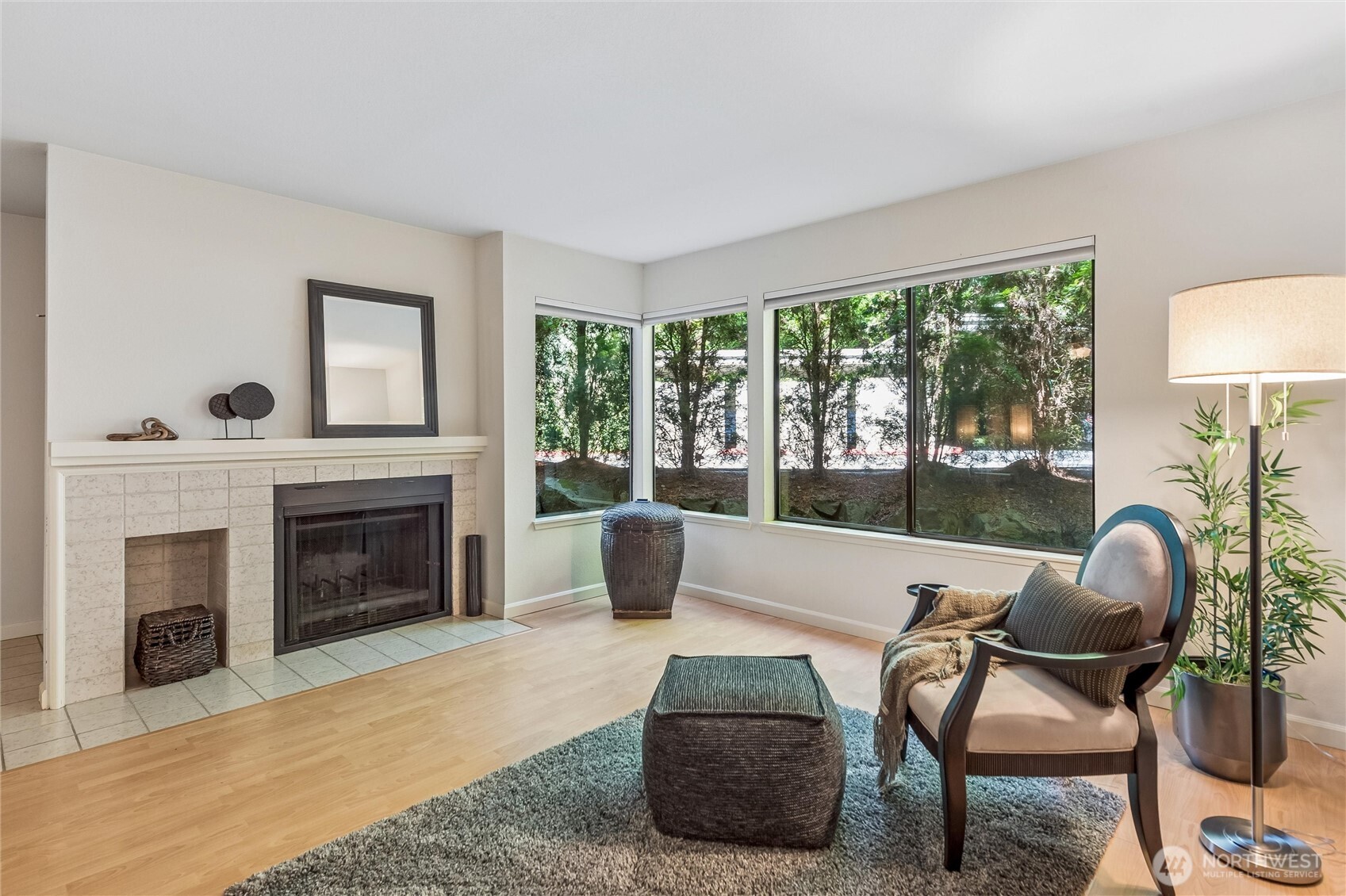 1354 Bellevue Way NE 3