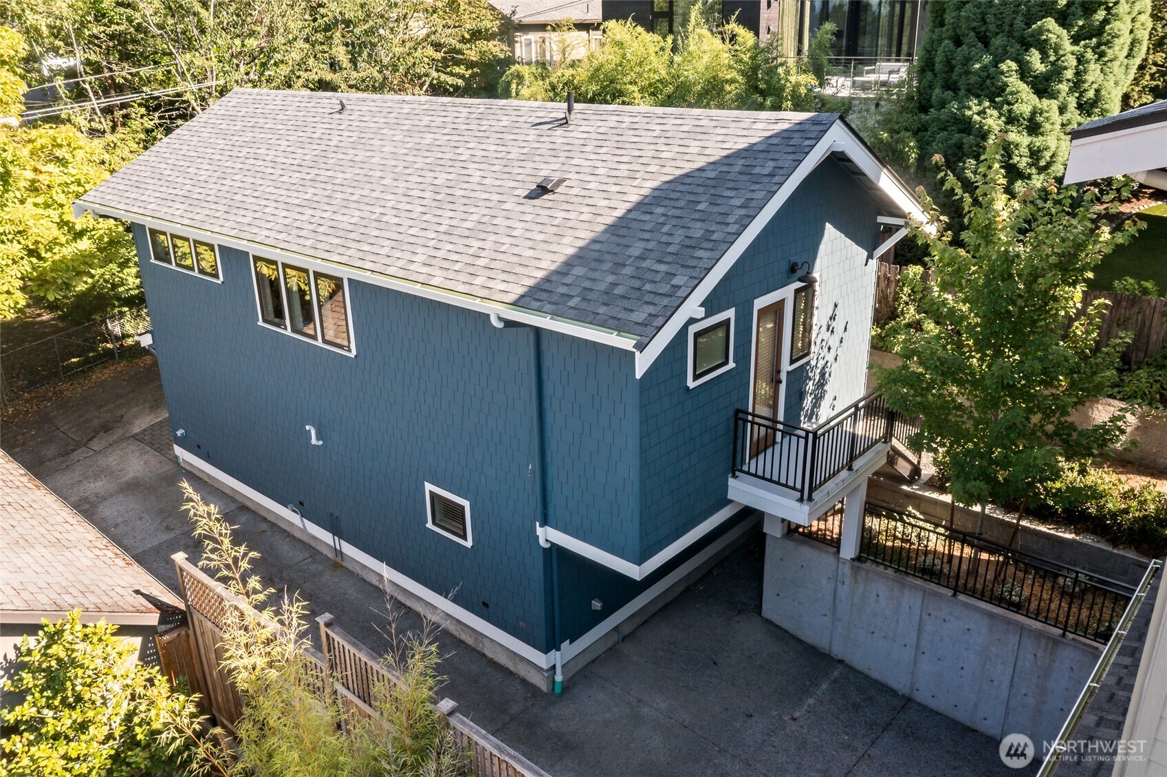 2708 1st Avenue W