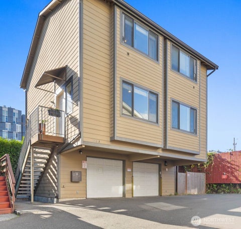 Photo of 1216 E Fir Street #A, Seattle, WA 98122 (MLS # 2578523)