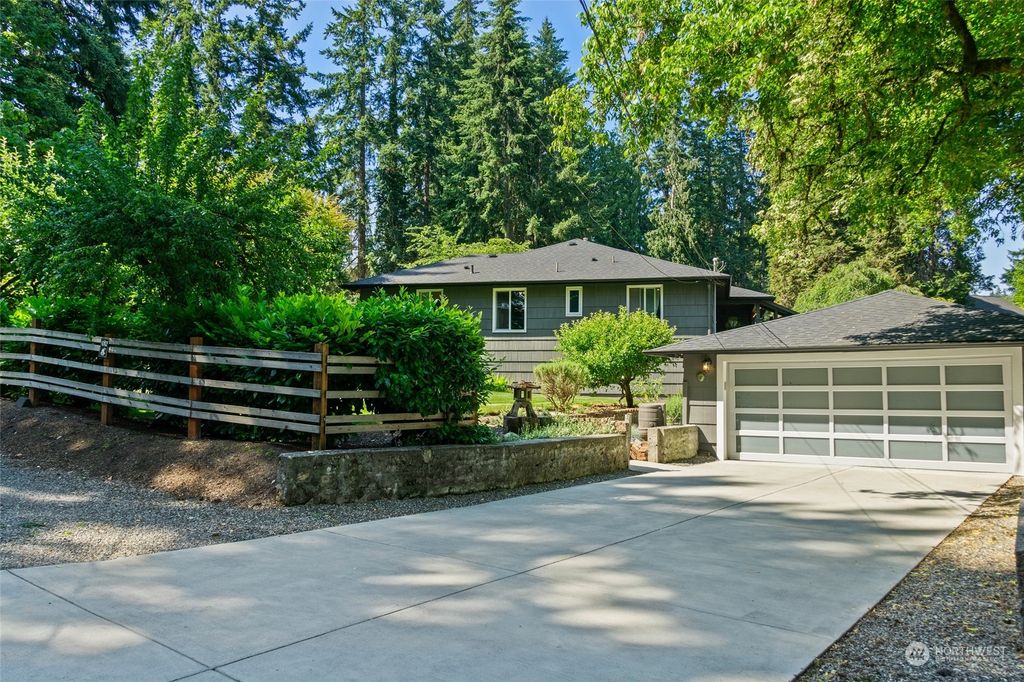 Photo of 16511 79th Place NE, Kenmore, WA 98028 (MLS # 2168192)