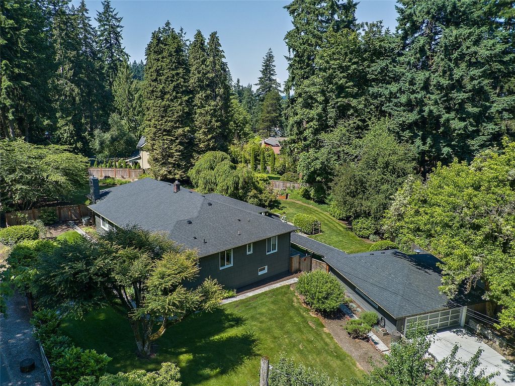 Photo of 16511 79th Place NE, Kenmore, WA 98028 (MLS # 2168192)