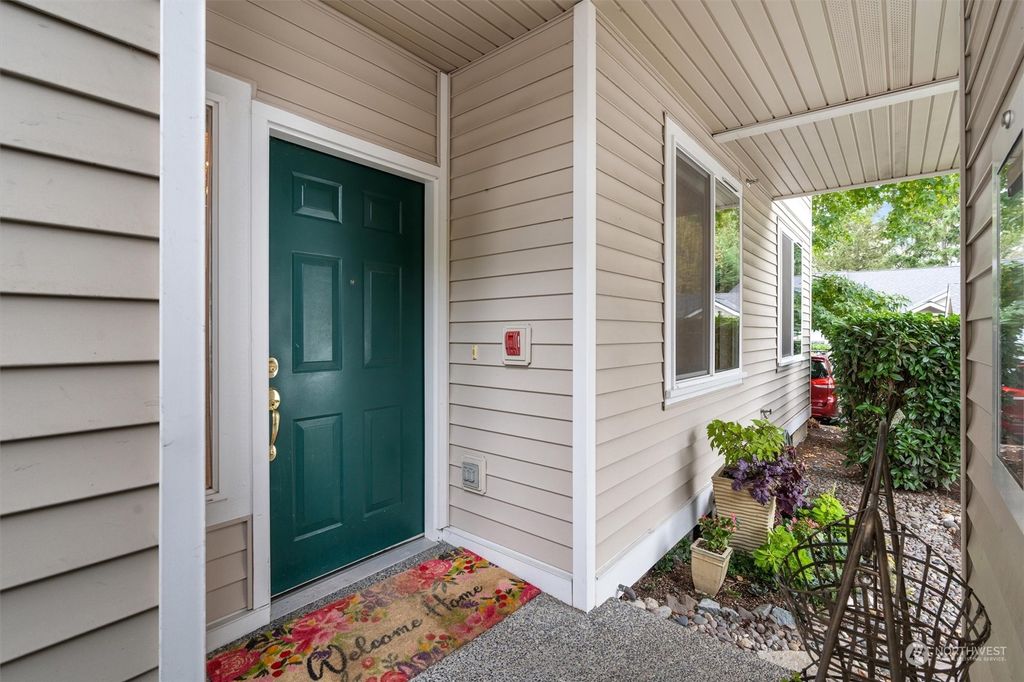 Photo of 17827 80th Avenue NE #C102, Kenmore, WA 98028 (MLS # 2028134)