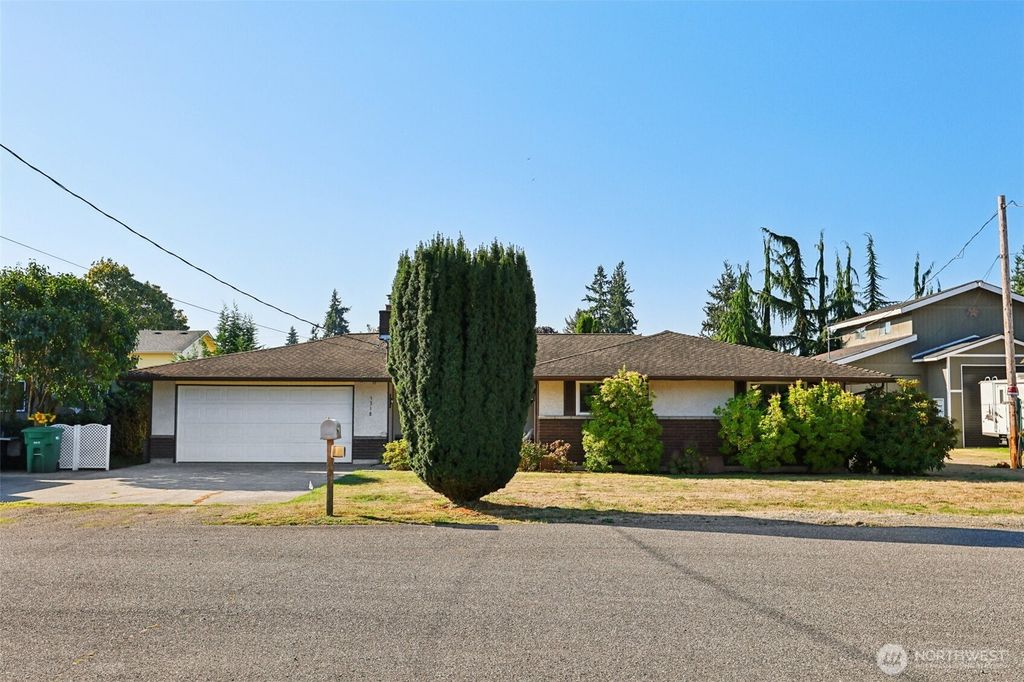 Photo of 5318 91st Street NE, Marysville, WA 98270 (MLS # 2433911)