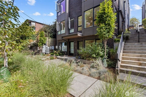 Photo of 716 11th Avenue E #A, Seattle, WA 98102 (MLS # 2578354)