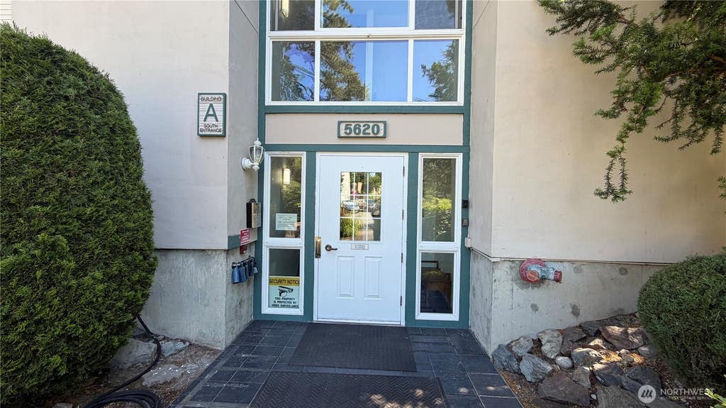 Photo of 5620 200th Street SW #A105, Lynnwood, WA 98036 (MLS # 2551771)