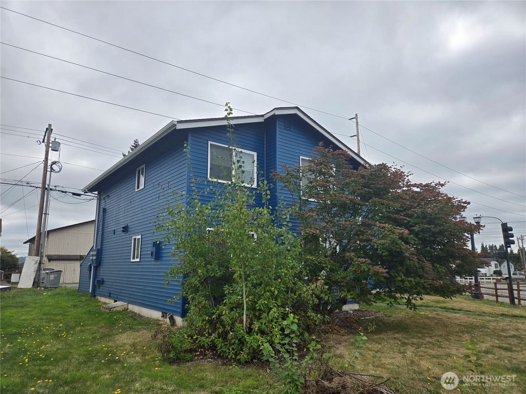 Photo of 1413 E Marine View Drive, Everett, WA 98201 (MLS # 2437034)