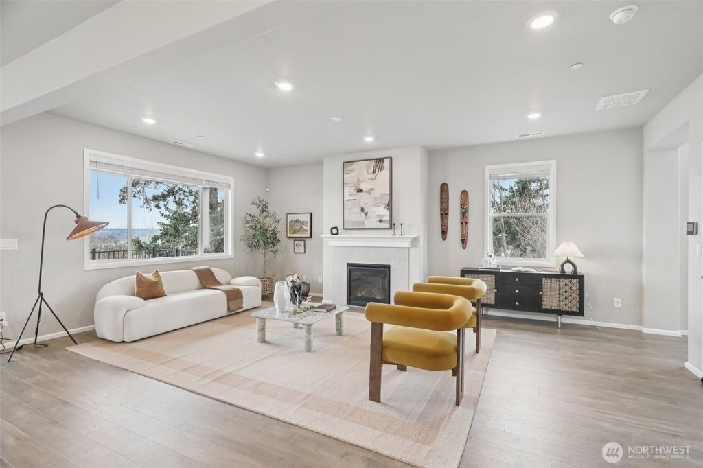 Photo of 20115 98th Avenue S, Kent, WA 98031 (MLS # 2490157)