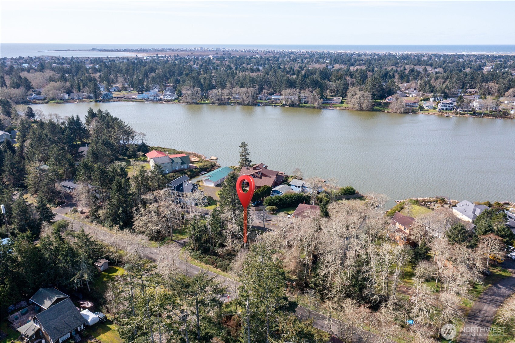 698 Fern Court SE