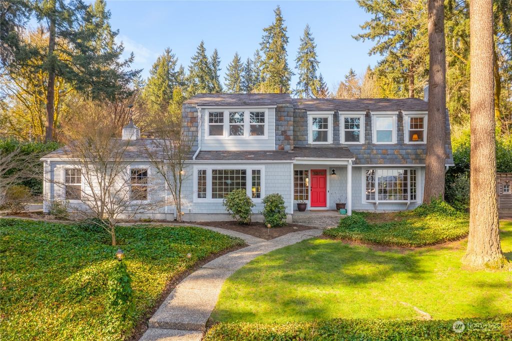 Photo of 706 177th Lane NE, Bellevue, WA 98008 (MLS # 2207714)