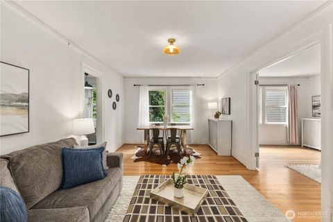 Photo of 4725 15th Avenue NE #22, Seattle, WA 98105 (MLS # 2395324)