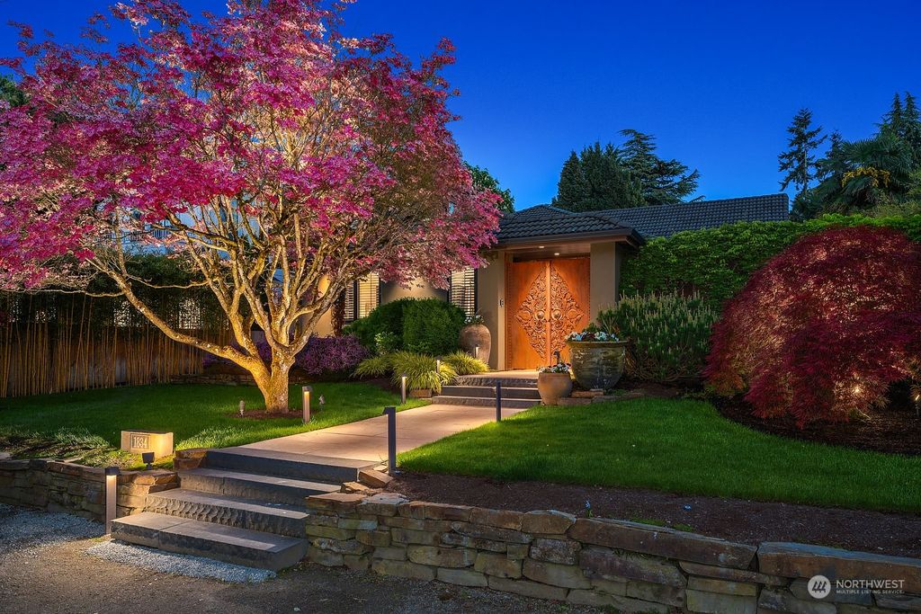 Photo of 1834 9th Street W, Kirkland, WA 98033 (MLS # 2221409)