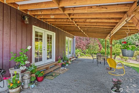 Photo of 152 Simme Valley Lane, Winlock, WA 98596 (MLS # 2389150)