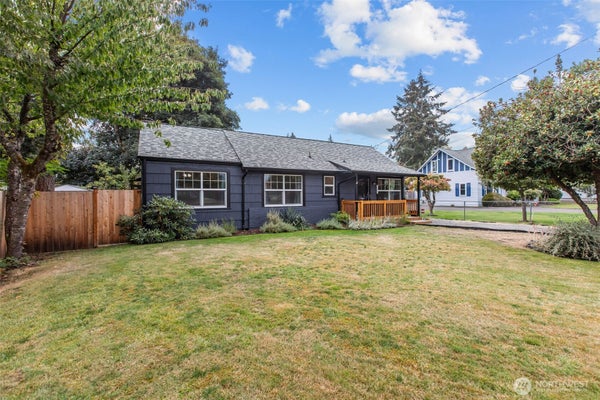 9006 LAWNDALE AVE SW, LAKEWOOD, WA 98498 - Image 7da0d75718ac80982e1d7fd2e7f3e6a5/2533143589