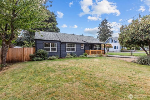 Photo of 9006 Lawndale Avenue SW, Lakewood, WA 98498 (MLS # 2583412)