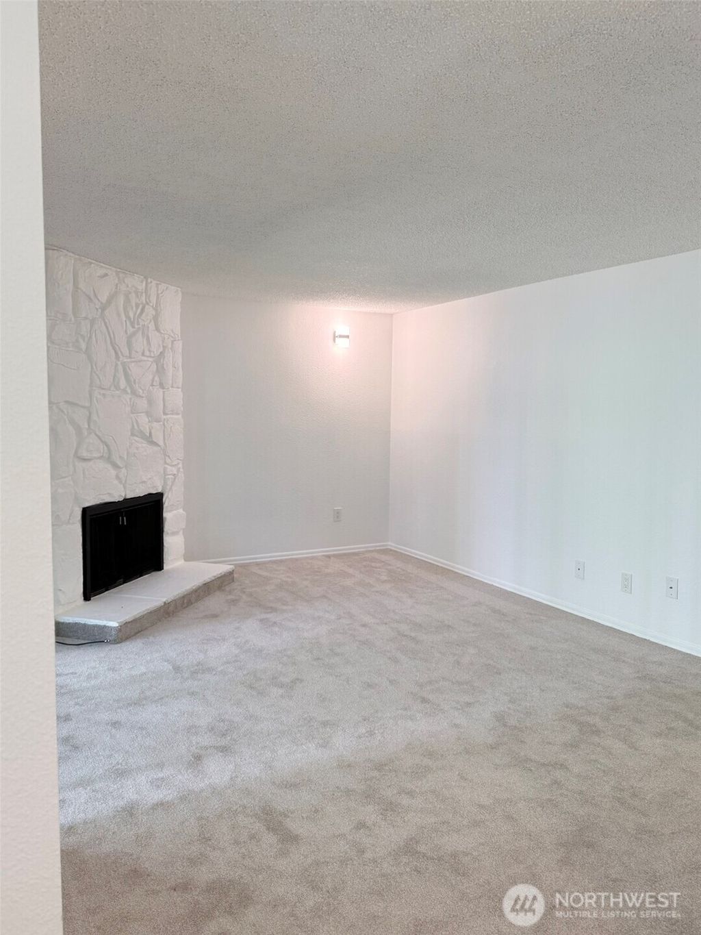 Photo of 17527 149th Avenue SE #B2, Renton, WA 98058 (MLS # 2513867)