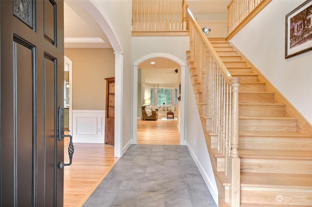 Photo of 7430 7432 NE 129th Street, Kirkland, WA 98034 (MLS # 2045016)