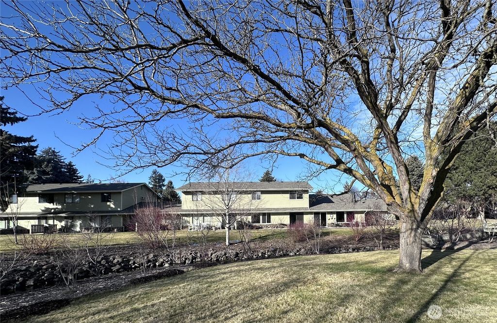 Photo of 500 E Cherry Lane #A-2, Ellensburg, WA 98926 (MLS # 2478781)