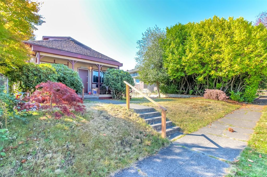 Photo of 424 S 58th Street St, Tacoma, WA 98408 (MLS # 2442279)