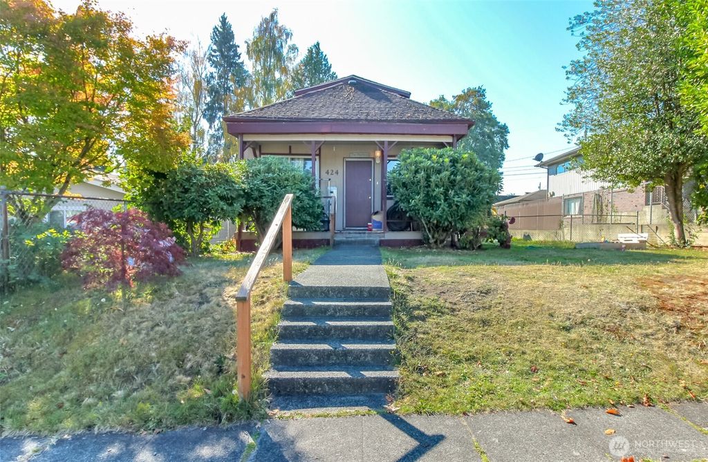 Photo of 424 S 58th Street St, Tacoma, WA 98408 (MLS # 2442279)