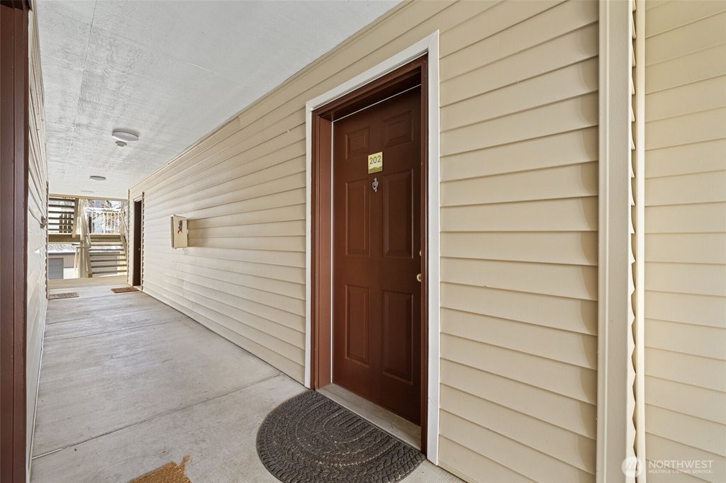 listing image 9367715079795372542
