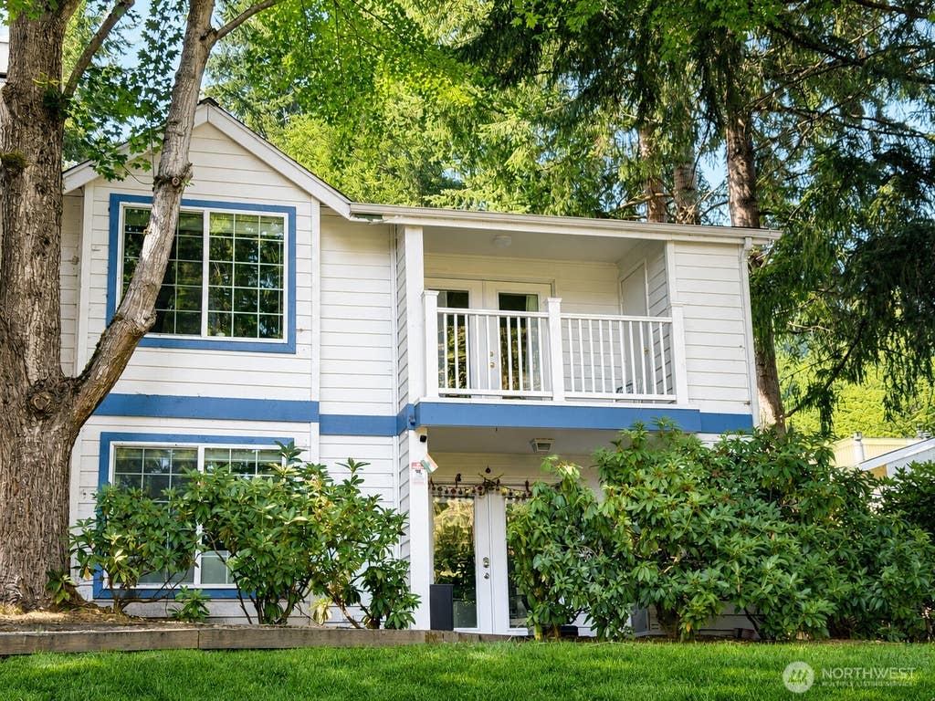 Photo of 8653 Avondale Rd Rd NE #D208, Redmond, WA 98052 (MLS # 2570520)