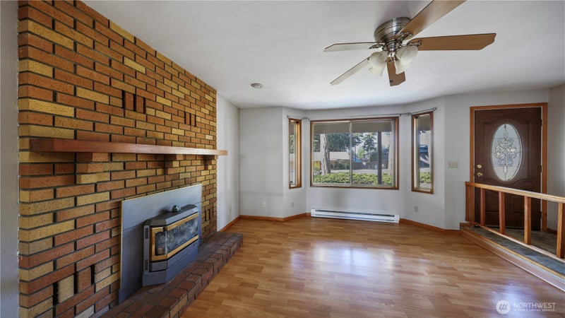 368 NW Columbia Drive