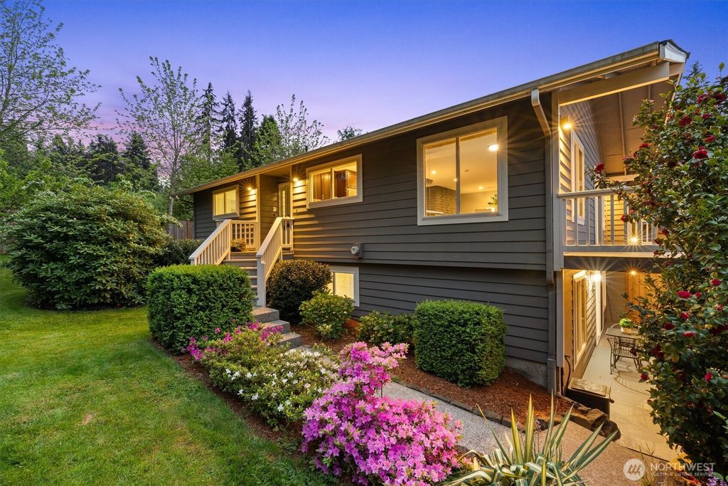 Photo of 15919 NE 84th Avenue NE, Kenmore, WA 98028 (MLS # 2520349)