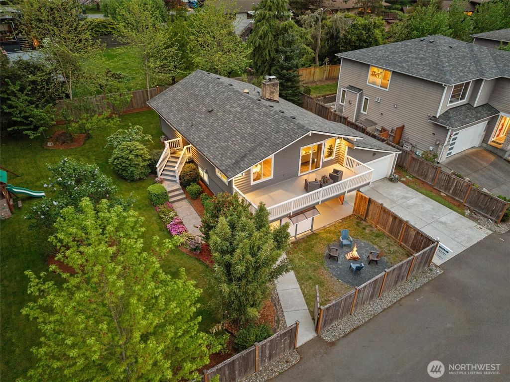 Photo of 15919 NE 84th Avenue NE, Kenmore, WA 98028 (MLS # 2520349)